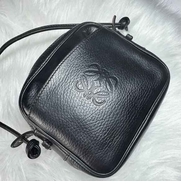Loewe Black Leather Crossbody Bag with Textured Finish - Picture 2 of 15